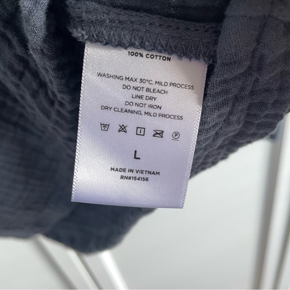 Mote Notch Neck Crepe Gauze Tunic Blouse - Picture 6 of 10